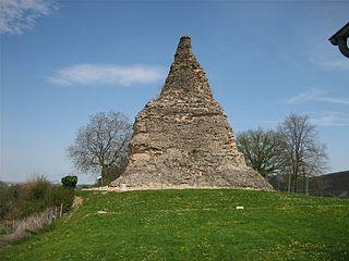 Pyramide de couhard à Autun